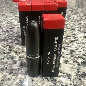 RUBY WOO MAC Matte Lipstick